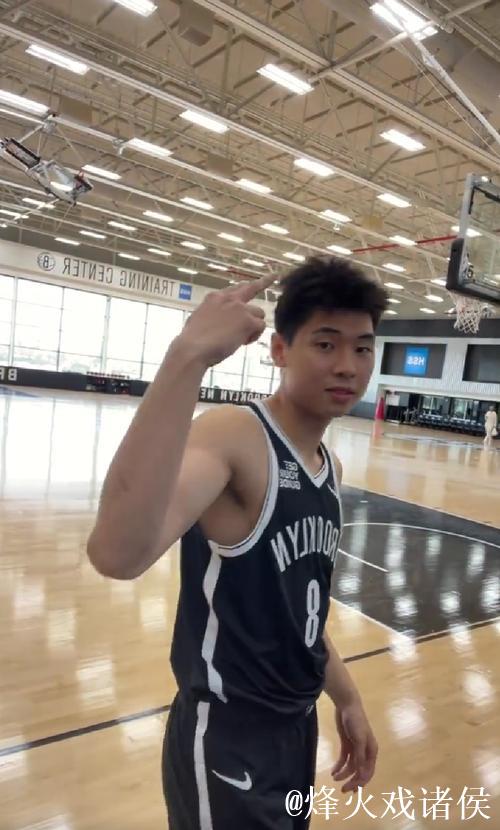 崔永熙新赛季身披8号球衣 官方身高确定为1米98